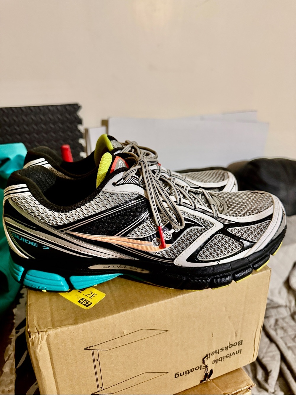 Saucony Men's Gray Black Teal Athletic Running Shoes